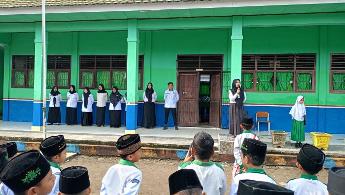 Dalam Amanat  Upacara Aiten Netra, S.Pd menekankan pentingnya Membudayakan 4 Kata Ajaib dalam Kehidupan Sehari-hari