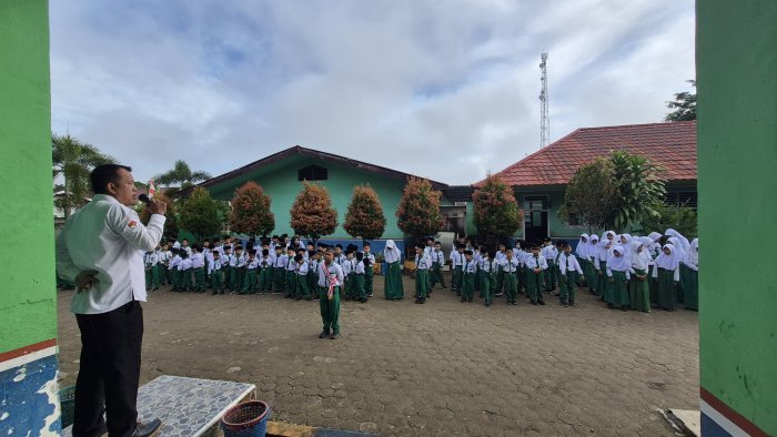   Harliyon, S.Pd Tekankan Kebersihan Lingkungan dan Kesehatan Makanan di MIN 4 Sarolangun
