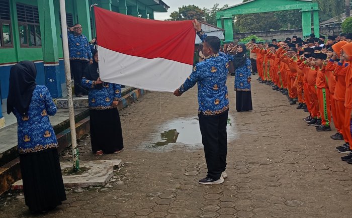 MIN 4 Sarolangun Melaksanakan Upacara Hardiknas Dengan Tema Membangun Generasi Cerdas, Berakhlak dan Berdaya Saing