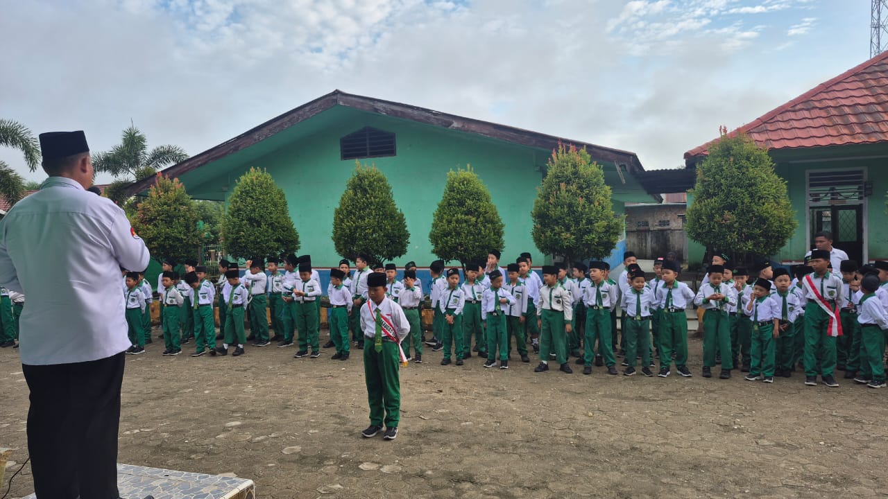 Pentingnya Menjaga Kebersihan di Madrasah