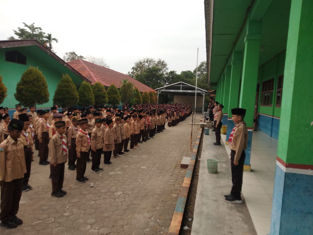  Melatih Karakteristik Siswa Melalui Kegiatan Pramuka di MIN 4 Sarolangun