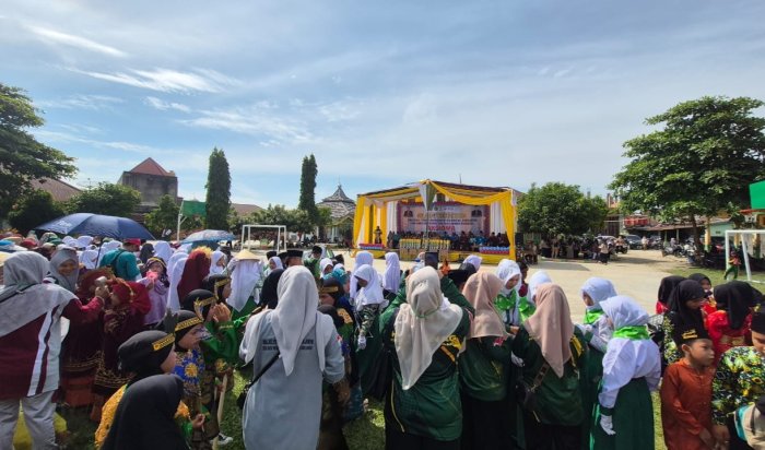 Kepala Kemenag Drs. H. Muhammad Syatar, M.H. Resmi Buka Kegiatan AKSIOMA Tingkat MI Kabupaten Sarolangun